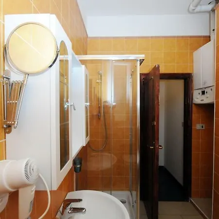 Gasthof Affittacamere Cortesia 3 *